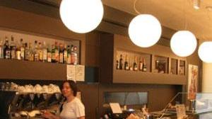 Ritorna di moda la colazione al bar, ma nei locali high tech