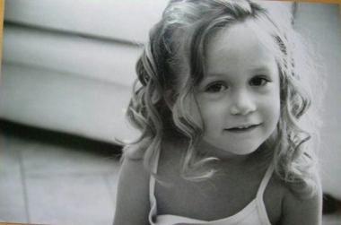 <b>VIVA GIULIA! </b>Tanti auguri per i tuoi 4 ANNI dai genitori Alessandro e Mery. Un bacione dai nonni Antonio e Soriana 