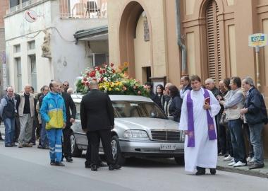 Un momento del funerale 