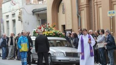 Un momento del funerale