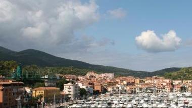 <b>PORTO ERCOLE</b> L’approdo turistico