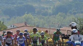 Un passaggio della corsa sui tornanti di Peccioli lo scorso anno