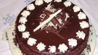 Una torta appena sfornata