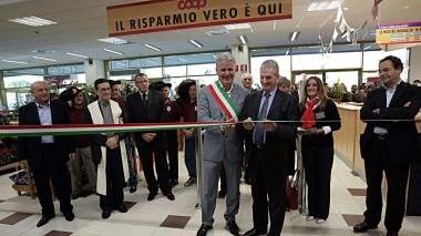 Stamani la Coop apre i battenti