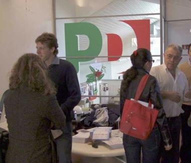 Una riunione nella sede del Partito democratico   