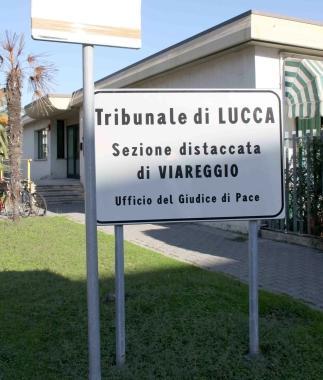 <b>SENTENZA.</b> Il tribunale di Viareggio     