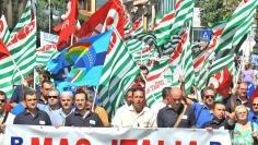Un corteo unitario di Cisl Uil e Ggil