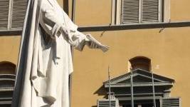 LA BANDIERA La bandiera a mezz'asta comparsa ieri pomeriggio all'ingresso di ...