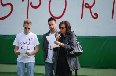 La mamma di Alessio durante il memorial 