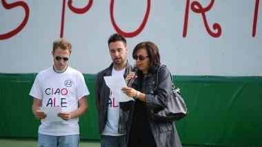 La mamma di Alessio durante il memorial