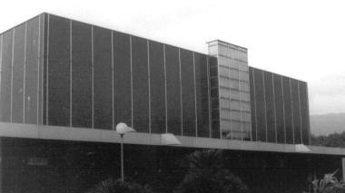 <b>FUTURO INCERTO.</b> Il palazzetto a Vittoria Apuana
