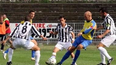 Il diesse Tommasi e bianconeri in azione