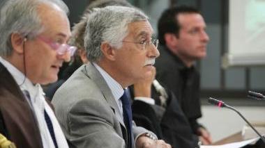 In primo piano l’avvocato Paolo Patelmo e al suo fianco il professor Francesco Donato
