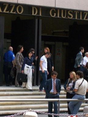 Il palazzo di giustizia di Genova dove si svolge il processo 
