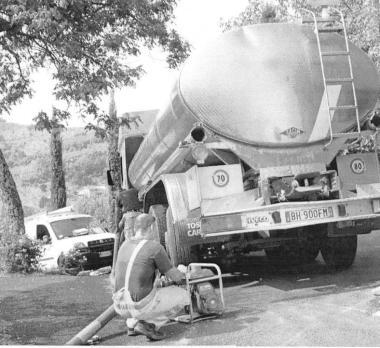 Autobotti in azione ai tempi della devastante crisi idrica dell’estate 2003