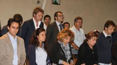 Centrosinistra durante il minuto di silenzio