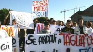 Isis, la protesta degli studenticontro la riforma Gelmini