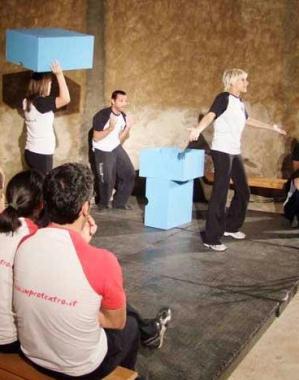 Una manifestazione di improvvisazione teatrale 