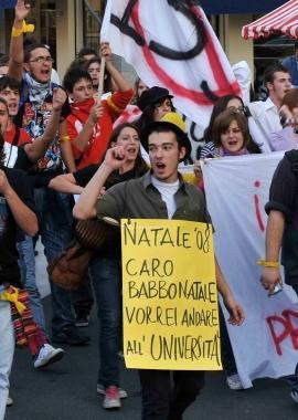 Studenti in un corteo di protesta 