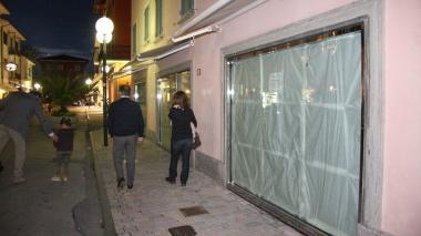 Apre il re del cachemire e seleziona il personale