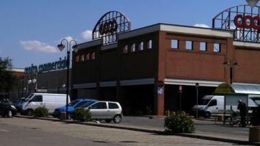 <b>FOLLONICA.</b> Il grande supermercato Coop