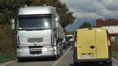 Il transito nell’abitato di Staffoli continuerà ad essere vietato per i tir