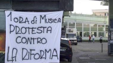 Uno striscione di protesta contro la riforma Gelmini
