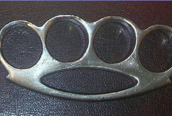 <b>TIRAPUGNI.</b> Trovato dalla polizia in piazza San Francesco 