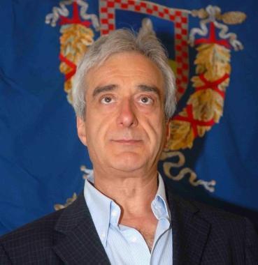 Autobus preso dassalto in piazza S. Francesco Sotto: Carlo Cardelli 