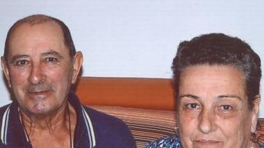Giuseppe e Zita Bianchini festegghiano i 50 anni di matrimonio. Auguri dai figli Marino e Barbara, ...