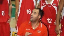 Coach Moretti incita i suoi nella sfida contro la Fastweb del 26 settembre