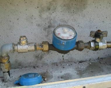 <b>DA INSTALLARE.</b> Un contatore per lacqua potabile     