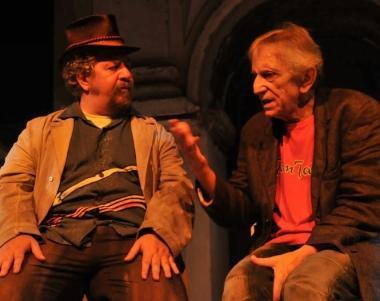 In senso orario: Roberto Herliztka e Lello Arena in Don Chiosciotte; Maria Cassi in Crepapelle; LEbreo con Ornella Muti e Pino Quartullo; Italiani, Italieni, Italioti con la Banda Osiris 