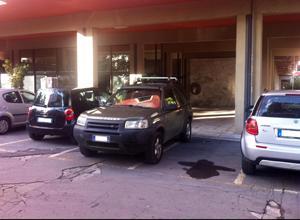 Musetti denuncia: soste abusive sotto il Comune