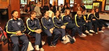 Le ragazze del Volley Cavallino Matto Donoratico ieri durante la presentazione 