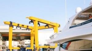 La grossa gru di Polo Nautico