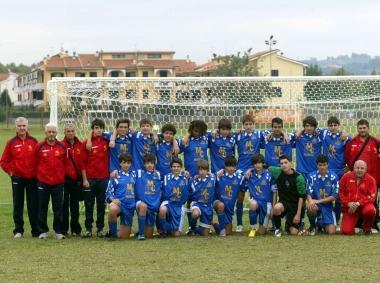 La formazione degli Allievi B del Limite che ha conquistato il primo punto stagionale con uno spettacolare 3-3 