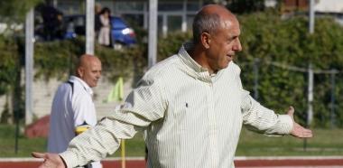 Agostiniani allarga le braccia. Stop per la sua Pistoiese contro il Castelfiorentino 