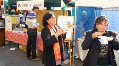 I banchetti dei circoli in piazza della Sala