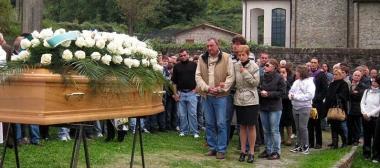 Tre immagini dei funerali di Gianni Mori             