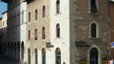<b>MASSA MARITTIMA.</b> La sede della filiale di Banca Toscana