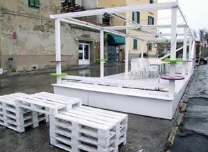 Giovane pestato in centro storico
