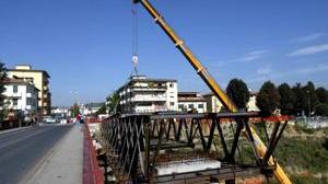 Ponte sull'Arno, avanti tutta