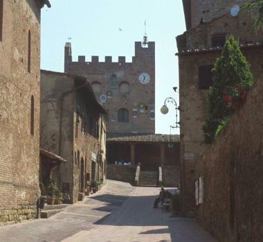 Una veduta del borgo medievale     