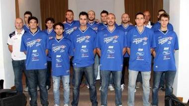 Il gruppo Pallacanestro Empoli durante la presentazione in Comune