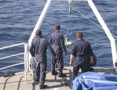 Unimmagine delle ricerche della nave dei veleni compiute poco pi&ugrave; di un anno fa al largo della costa sud livornese    