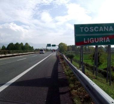 La A12 fra Sarzana e Carrara   