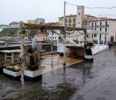 La piazzetta dove &egrave; avenuta la lite 