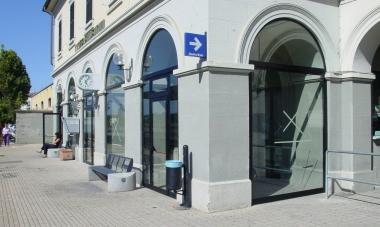 La nuova sala di attesa alla stazione di Castello  