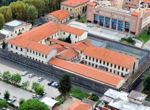 S'impicca in cella: 35enne in fin di vita